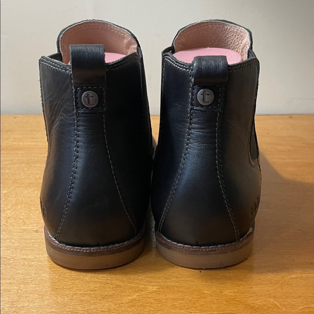 Taos Chelly Footwear Black Leather Slip-On Ankle Booties. Size 8.5 - Picture 6 of 13